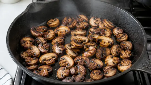 How to Cook Cremini Mushrooms: Fixing the Gray, Watery Pan